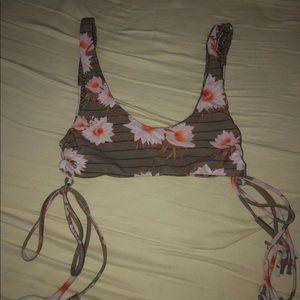 Acacia Dragon Stripe Hunter top